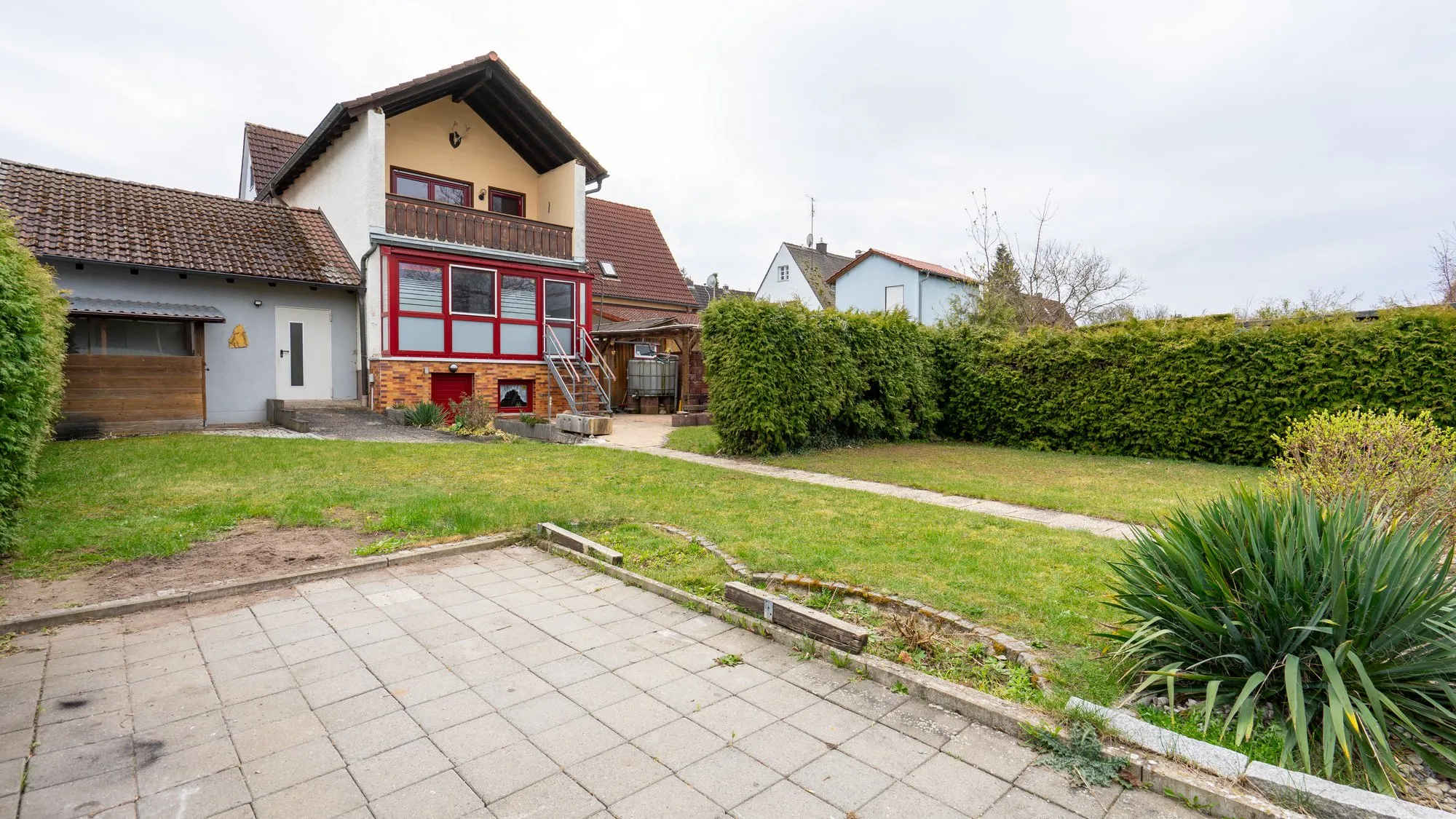 Einfamilienhaus mit Garten